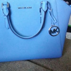 Amazing Michael kors purse - Never been used - NWT